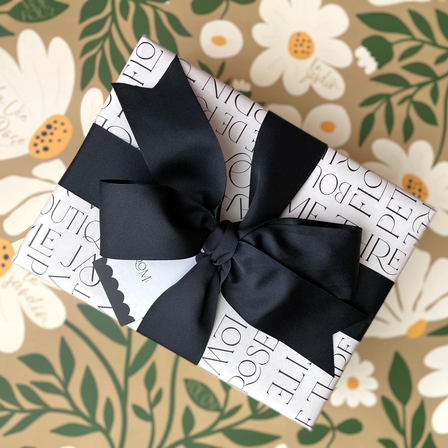 Paris Reversible Gift Wrap